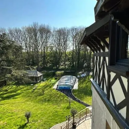 Le Manoir Du Val Villa *