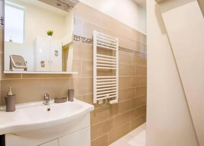 Le Manoir Du Val Villa *